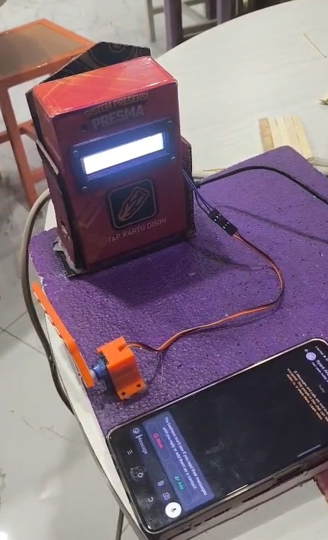 SMK Prestasi Prima Kembangkan Sistem Absensi Digital Berbasis ID Card Multifungsi